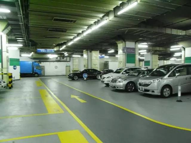 清遠(yuǎn)市區(qū)停車新政 臨時(shí)車位告別全免費(fèi)時(shí)代，智慧管理優(yōu)化出行體驗(yàn)